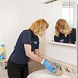house cleaning services London A house cleaner working for Starlet house cleaning services London